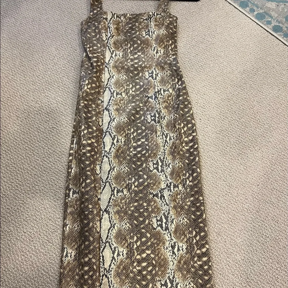 Dress - Picture 1 of 4